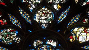 Discover the beautiful Sainte-Chapelle
