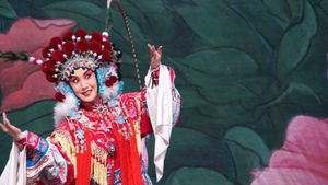 Watch a dancer perform jingxi