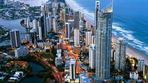 View the mesmerizing landscapes and skyline of the city of Gold Coast, Queensland, Australia